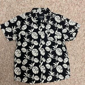 New (no tags) RSQ black/cream print button up short sleeve shirt, size youth XL